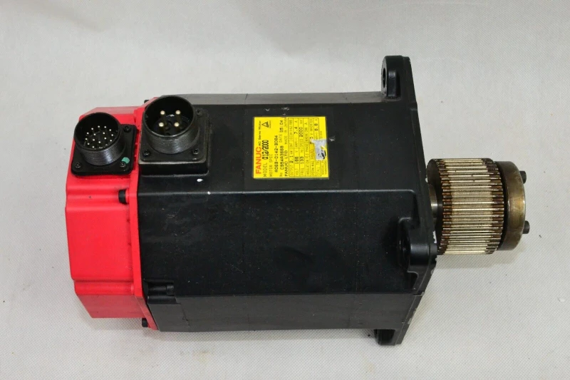 Сервомотор (серводвигатель) A06B-0142-B084 Fanuc AC  Модель Alpha 12/2000